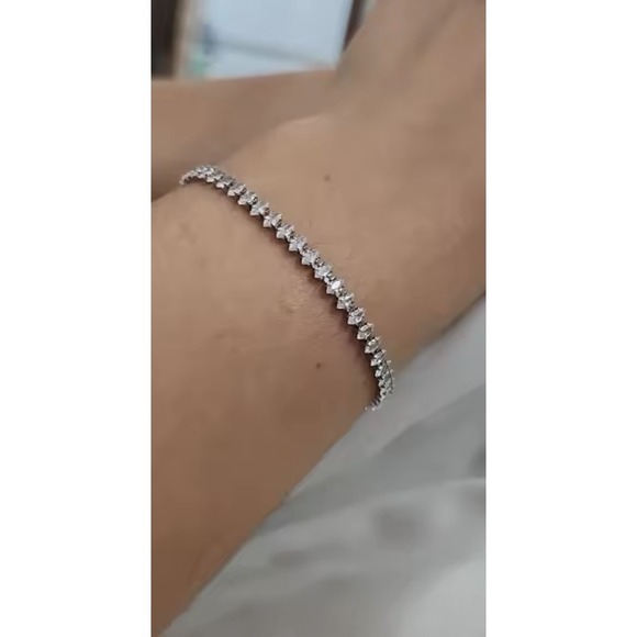 Tennis Bracelet Sparkly Cubic Zirconia‎ CZ Silver-Tone Bracelet Women 7 inches - Picture 1 of 6